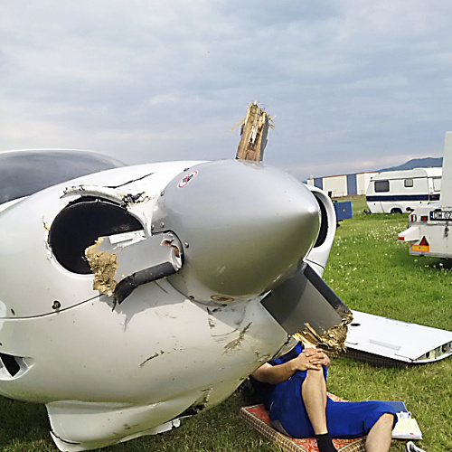 Ficovo lietadlo zostalo po incidente nepojazdné.