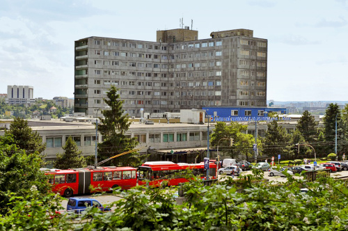 Najzadlženejšia je najväčšia Univerzitná nemocnica v Bratislave.