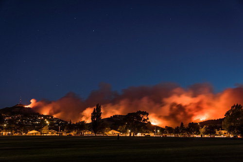 Nový Zéland bojuje s mohutným požiarom.
