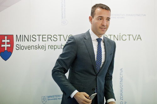 Minister zdravotníctva Tomáš Drucker počas tlačovej konferencie k centrálnemu obstarávaniu CT prístrojov.