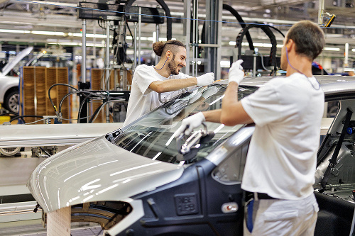 Volkswagen vyplatí zamestnancom rekordnú odmenu.