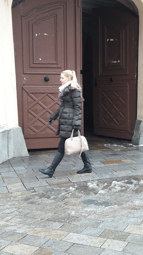 Novému Času sa podarilo zastihnúť Kristínu (29) v uliciach Bratislavy. Tehotenské bruško už nemôže utajiť.