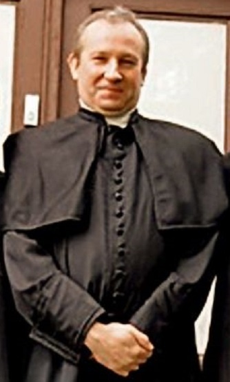 Farár Miroslav Raček (51).