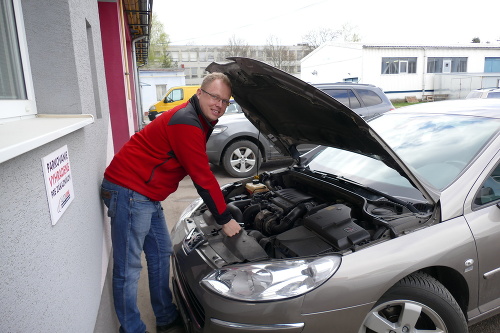 Michal Chudík z trenčianskeho autoservisu Autolumi.