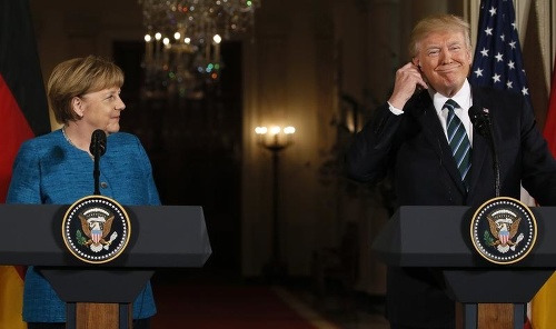 Donald Trump sa stretol s nemeckou kancelárkou Angelou Merkelovou.