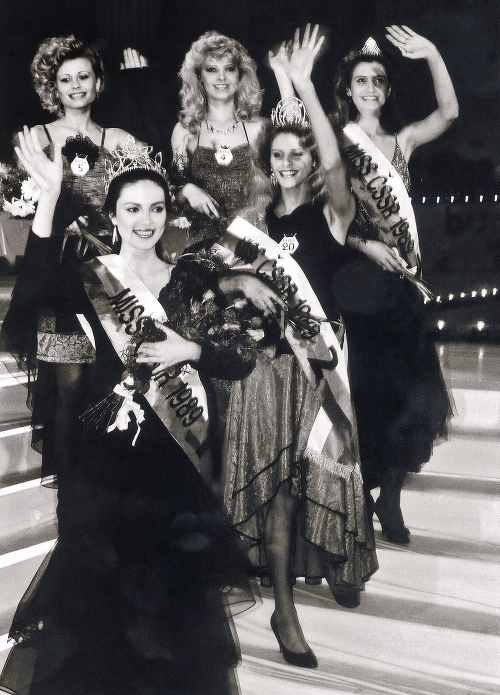 Rok 1989, Ostrava: Ivana Christová sa stala prvou federálnou Miss Československo. Česi ju vypískali.