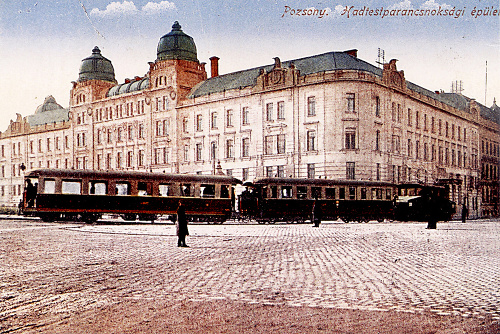 1915  - Električka jazdila aj po Vajanského nábreží.