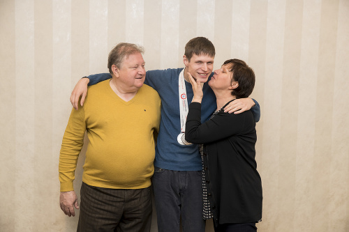 Rodičia Ivan (61) a Mária (60) syna vo všetkom podporujú.