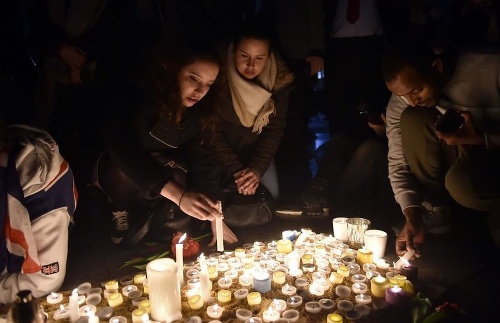 Na Trafalgarskom námestí v Londýne sa konala tryzna za obete útoku.