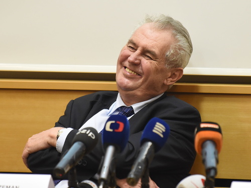 Trojdňovú návštevu Olomouckého kraja zahájil prezident Miloš Zeman návštevou Krajského úradu v Olomouci. 