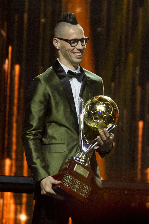  Marek Hamšík s cenou pre Futbalistu roka 2015.