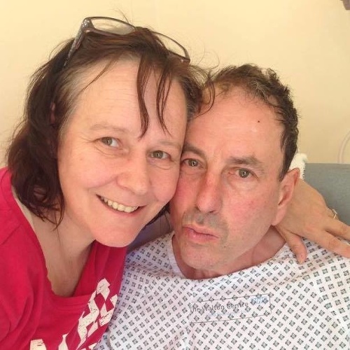 Julie a Mike prehrali svoj boj s rakovinou len 5 dní po sebe. 