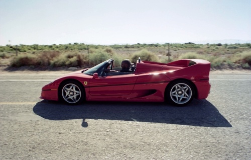 Tysonove Ferrari F50 sa bude dražiť.