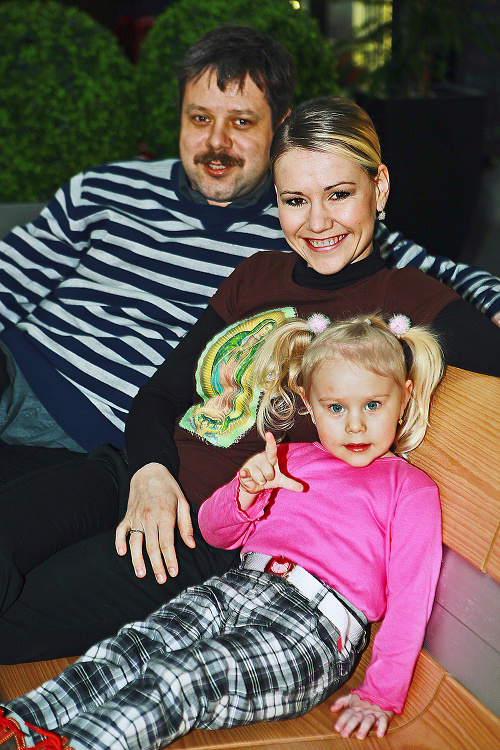 Haasová má s Féderom dcérku Romanku. 