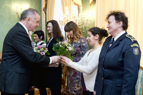 Na snímke prezident SR Andrej Kiska počas prijatia žien k spoločnému obedu pri príležitosti Medzinárodného dňa žien v Prezidentskom paláci v Bratislave.