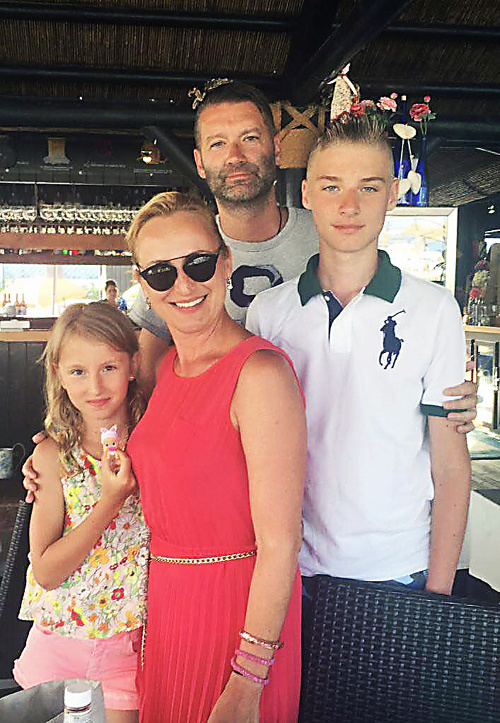 S manželkou Dankou a deťmi: Dcéra Zoja (11) a syn Boris (14) navštevujú školy v Bratislave.