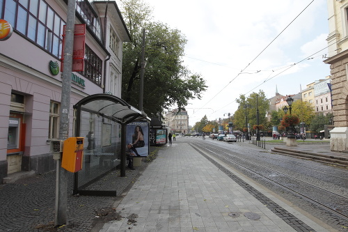 MHD cez Jesenského a Mostovú ulicu stále nejazdí. 