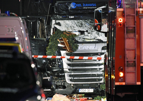 Majiteľ prepravnej firmy Ariel Žurawski, s ktorého ukradnutým kamiónom minulý rok v decembri terorista Anis Amri v Berlíne zabil 11 ľudí, chce naspäť svoj kamión. 