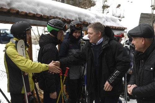 Premiér Fico na návšteve lyžiarskeho kurzu v Lazoch pod Makytou.