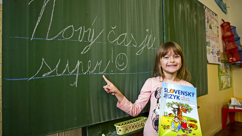 Evička (7): Najviac sa teším na  slovenský jazyk, lebo sú tam zábavné písmená. 