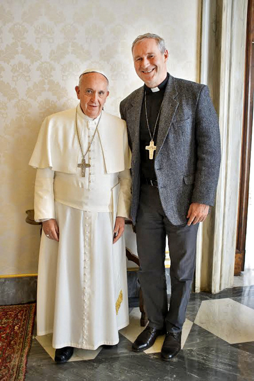 R. Bezák na osobnom stretnutí s pápežom 10. apríla 2015.