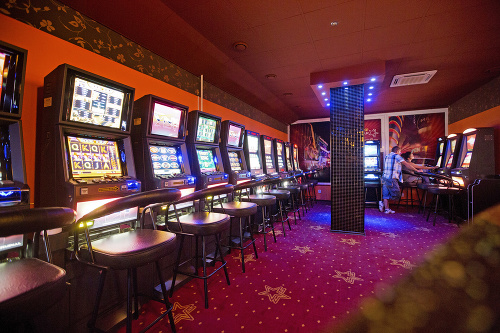 Hracie automaty: Najrozšírenejšia forma hazardu u nás.