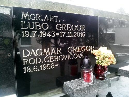 Miesto odpočinku: Na Gregorovom hrobe svieti vždy sviečka.