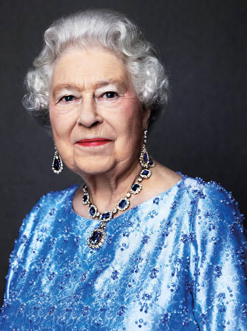 NEPOUZIVAT!  Kráľovnú Alžbetu II. takto zvečnil fotograf David Bailey.