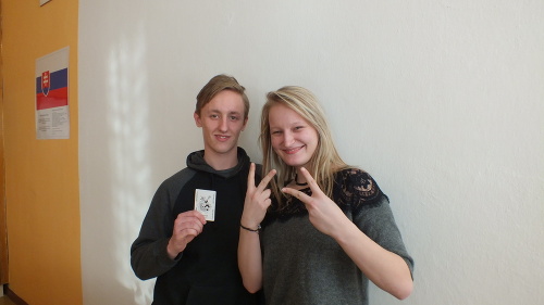 Samuel (18) a Simona (17) si už stihli žolíka aj uplatniť, obaja ho získali za pomoc škole počas Dňa otvorených dverí.