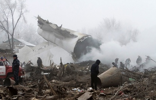 V troskách lietadla zahynuli cestujúci, medzi obeťami sú aj obyvatelia.