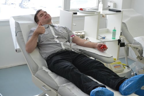 Krv na Valentína daroval aj študent Marek.