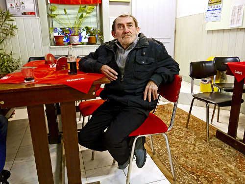 Verný štamgast Jozef Zahuran (65).