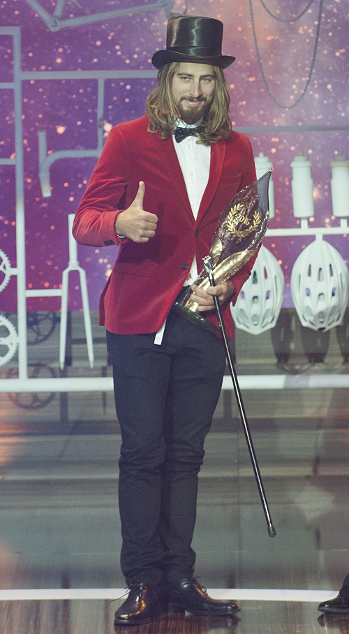 Peter Sagan si prevzal divácku cenu počas galavečera Športovec roka 2016.