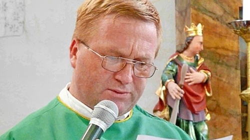 Farár Pavol Kobida slúžil v Nevidzanoch asi dva roky.