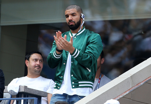 Pozornosť Sereny si získal aj bohatý kanadský rapper Drake. 