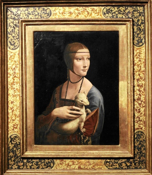 Obraz znázorňuje milenku milánskeho vojvodu Lodovica Sforzu Ceciliu Gallerani.