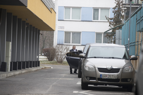 Popoludní už šéf rezortu práce zarezával na stretnutí smeráckeho vedenia v Bratislave. 