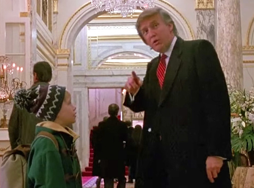 Vo filme Sám doma 2 si zahral aj budúci americký prezident Donald Trump (70). 
