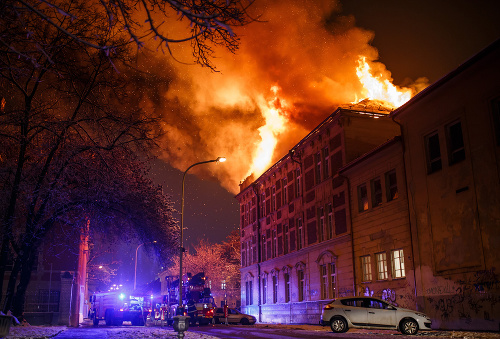 Na Univerzite Pavla Jozefa Šafárika vypukol požiar.