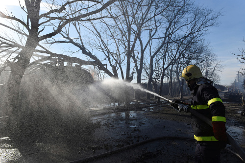 Na mieste zasahovali početné tímy hasičov z Varny, Targovište, Razgrad a Ruse.