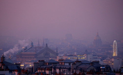 Paríž a ostatné mestá sužuje silný smog.