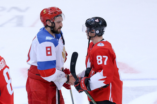 Kanada - Rusko 5:3, domáci idú do finále.