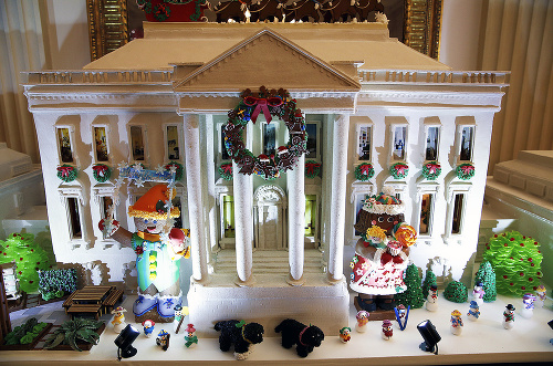 Ako živý: Tento rok zdobí prezidentský palác medovníkový Biely dom.
