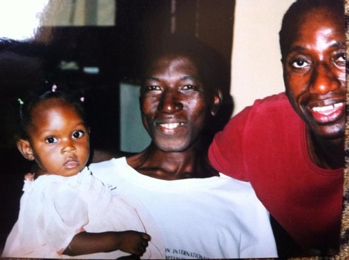 Je v nebi: Oumar (v strede) zomrel pred dvomi rokmi.