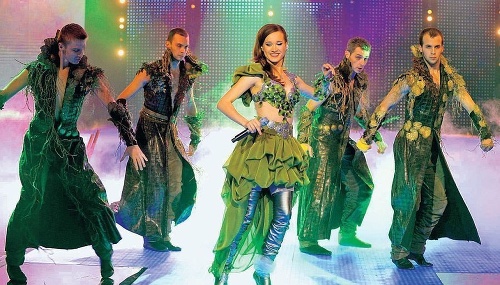 V choreografii Jara Moravčíka predstavujú chlapci tanečníci les. Kristína je driáda, lesná víla ochrankyňa. 