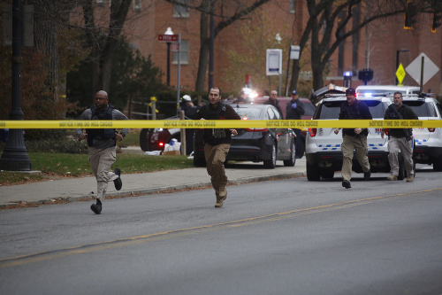 V univerzitnom kampuse v Ohiu sa strieľalo.