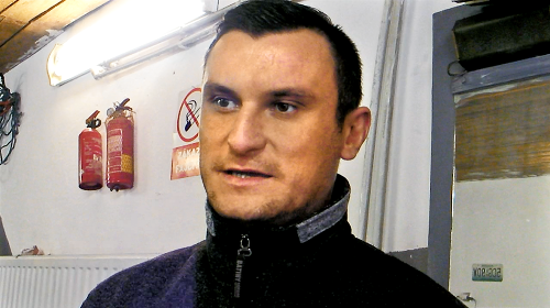 Vladimír Kukučka sa stará o mamu, ktorej  pre smeti hrozila exekúcia.