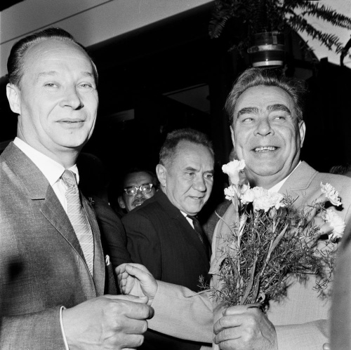 Alexander Dubček spolu s vodcom Sovietskeho zväzu Leonidom Brežnevom.