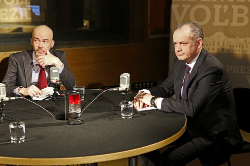 Moderátor Dobšinský chcel od premiéra vysvetlenia v Lajčákovej kauze.