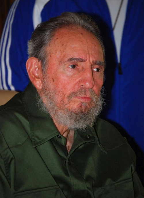 Fidel Castro sa prišiel pokloniť padlým vojakom v mauzóleu v Artemise.